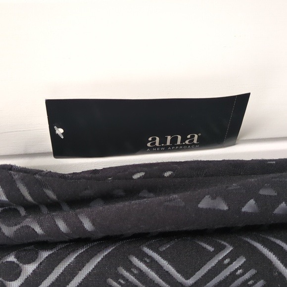 NWT a.n.a Geometric Pattern Maxi Dress - Picture 7 of 9